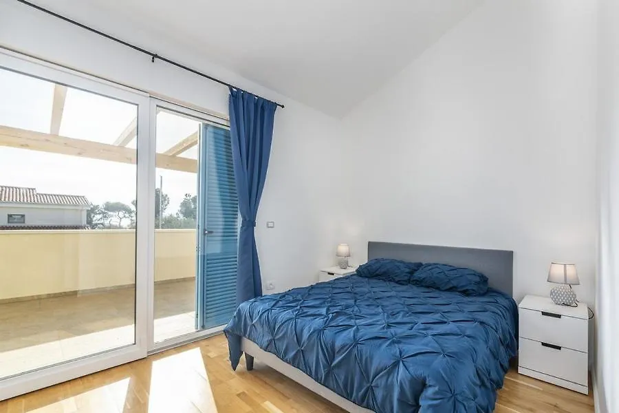 Sea Villas Residence Lovrecica  Guest house